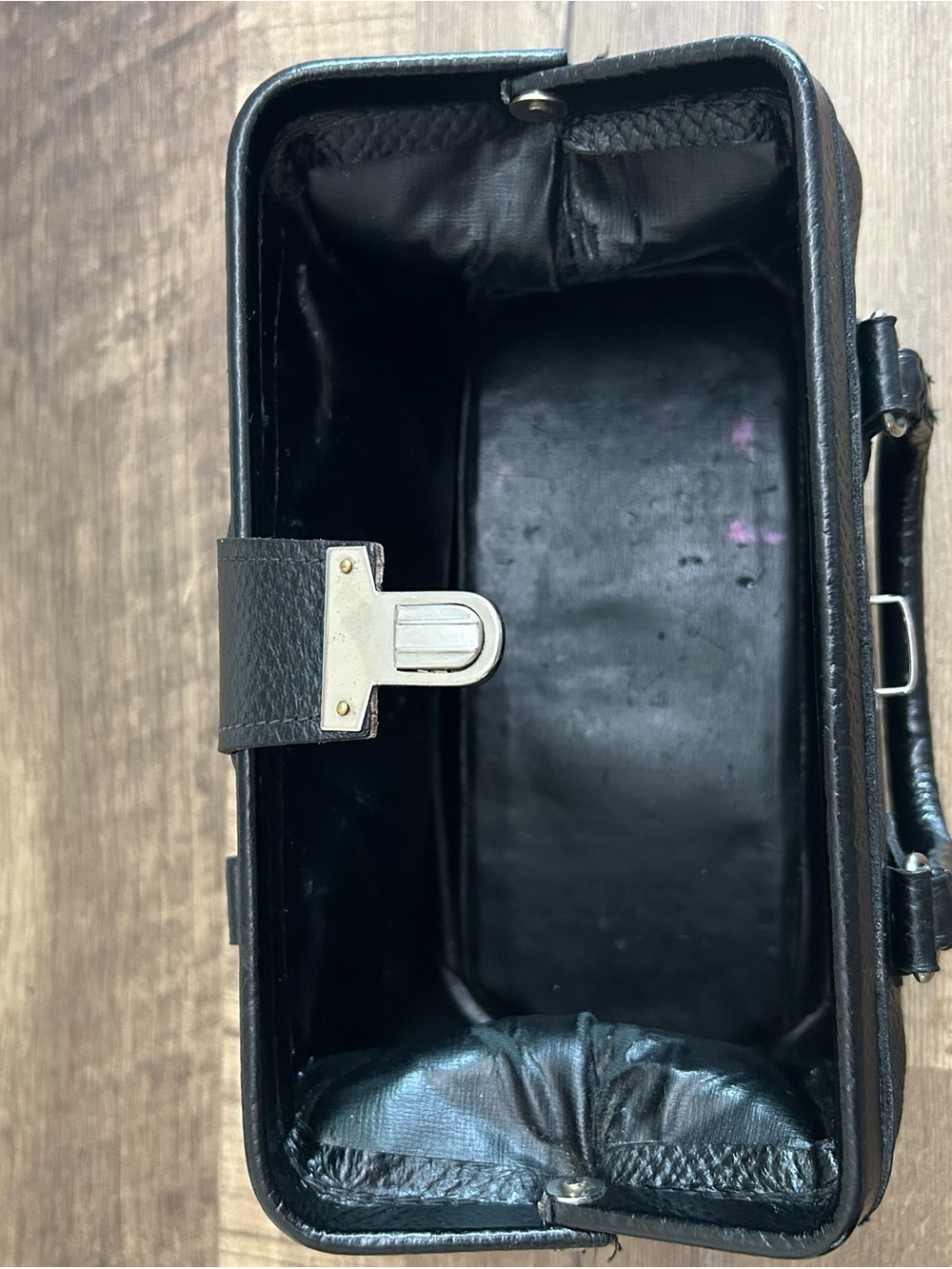 Vintage Black Pebbled Leather Mini Doctors Satchel - Mid Century Gladstone Frame - Picture 8 of 16